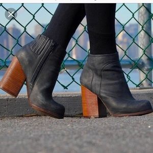 JEFFREY CAMPBELL hanger booties SIZE 8